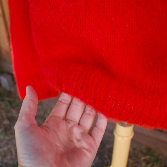 Vintage Handmade Knitted Mohair V-Neck RED Sweater Size Medium - Picture 13 of 16